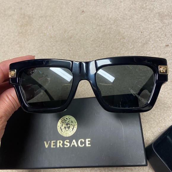 Versace Dwyane Wade sunglasses men’s black brand new - Picture 1 of 10